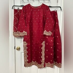 Laal Clothing 3 piece stitched Pakistani maroon suit with tilla sequin work